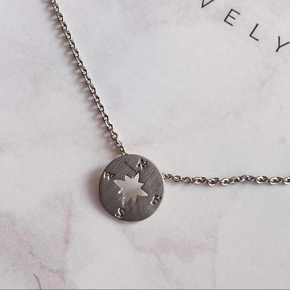 Compass Dainty Necklace silver - Picture 3 of 5